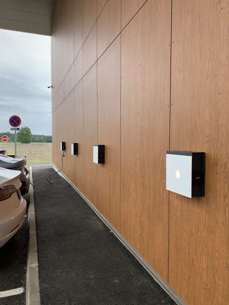 Exemple de borne installée par INSTALABORNE