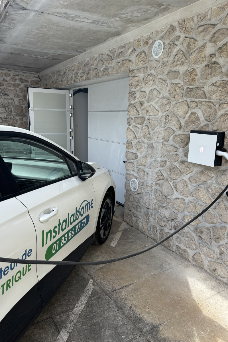 installation ev wall